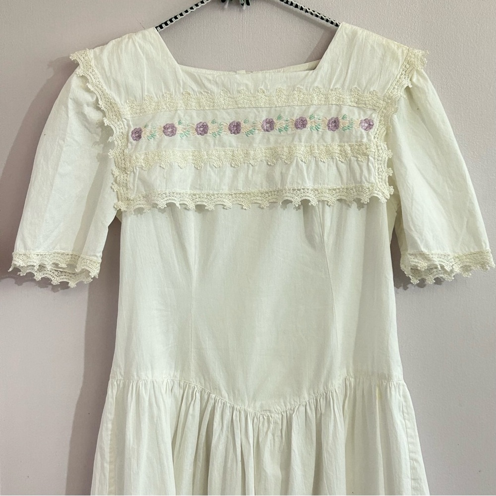 Vintage Sarin New York White Cotton Prairie Dress - Picture 8 of 10